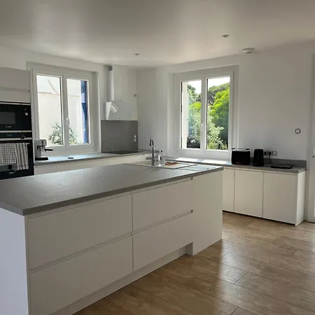 Exceptional Waterfront וילה הייר