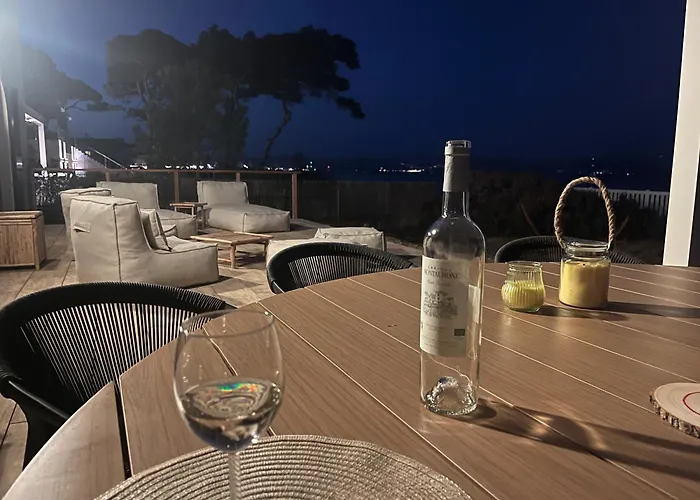 וילה Exceptional Waterfront הייר