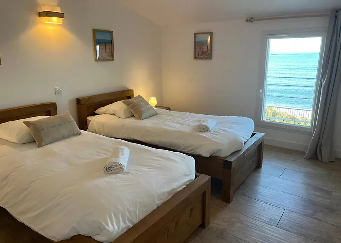 וילה Exceptional Waterfront *