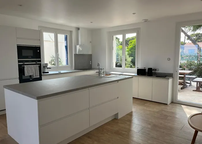 Exceptional Waterfront וילה הייר