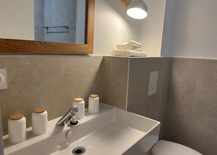 Exceptional Waterfront *