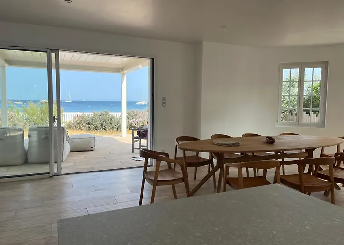 Exceptional Waterfront וילה הייר